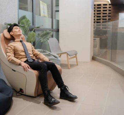 How to Read Massage Chair Reviews Before Buying One